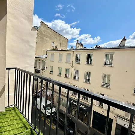 Like Arc De Triomphe, Champs Elysees, Tour Eiffel Apartment Paris